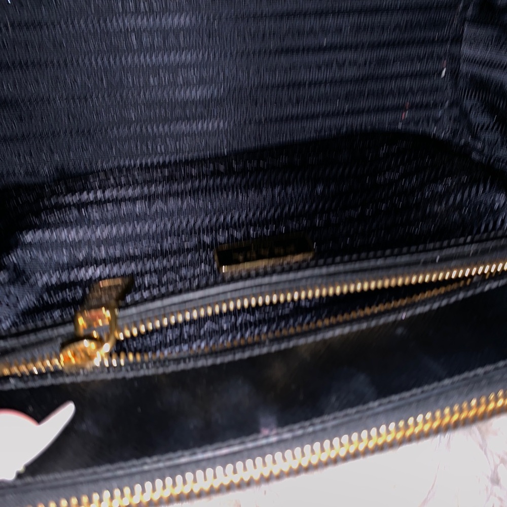 Saffiano Medium Prada Purse in Black - Picture 4 of 7
